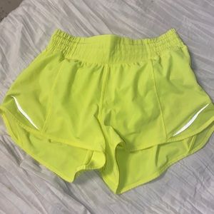 lululemon size 4 high waisted hotty hot shorts